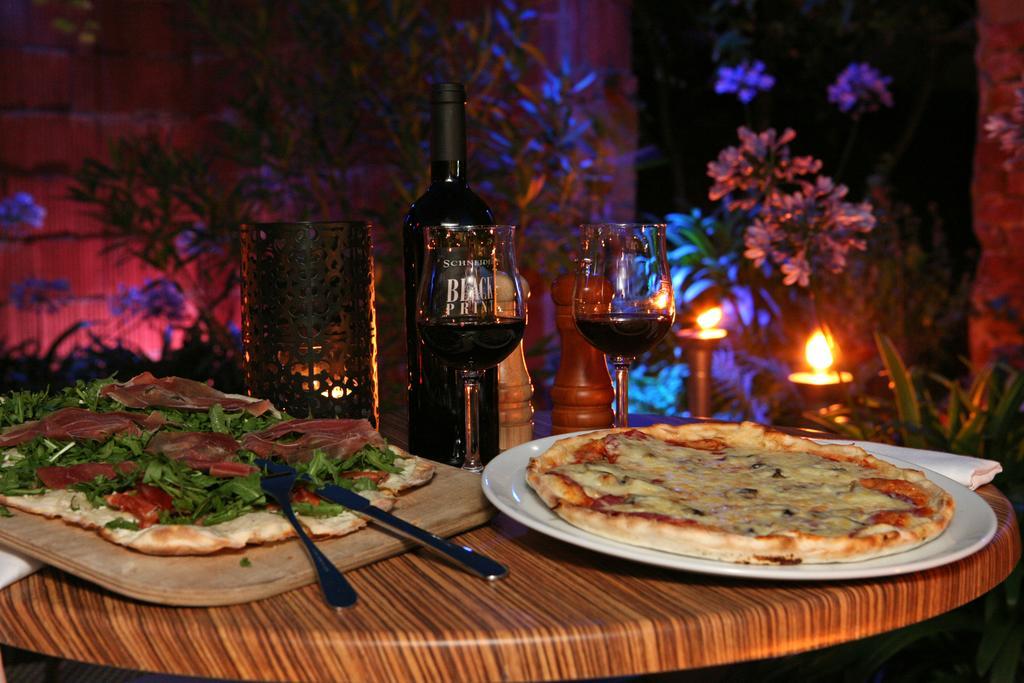 Nigel Restaurant & Hotel Im Wendland Bergen an der Dumme Buitenkant foto